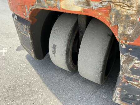 4 Wheels 2012  Toyota 7FBEU20 (11)