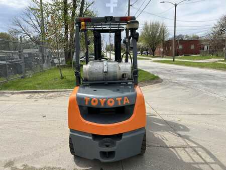 Diesel Forklifts 2014  Toyota 8FGU30 (2)