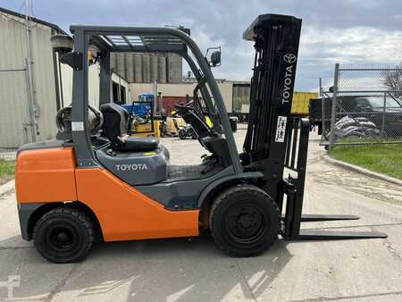 Diesel Forklifts 2014  Toyota 8FGU30 (3)