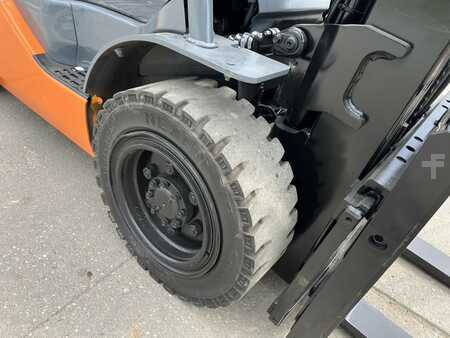 Diesel Forklifts 2014  Toyota 8FGU30 (7)
