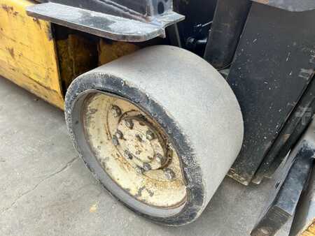 Diesel Forklifts 1990  Yale GLC050DE (5)