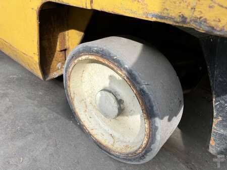 Diesel Forklifts 1990  Yale GLC050DE (8)