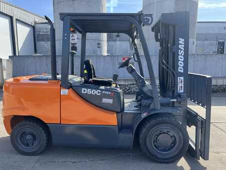 Diesel Forklifts 2012  Doosan D50C-5 (3)