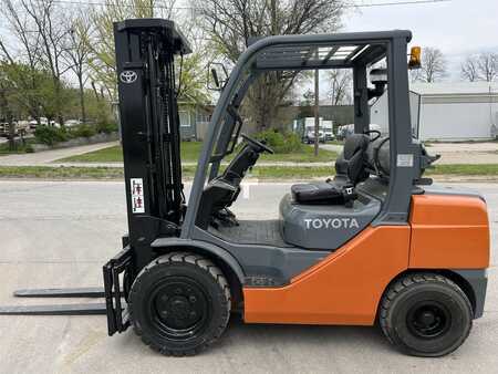 Diesel Forklifts 2014  Toyota 8FGU30 (1)
