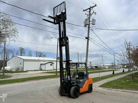 Diesel Forklifts 2014  Toyota 8FGU30 (5)