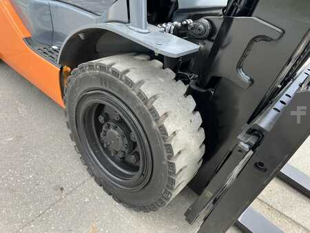 Diesel Forklifts 2014  Toyota 8FGU30 (7)