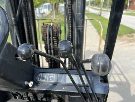 Diesel Forklifts 1990  Yale GLC050DE (10)
