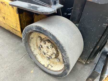 Diesel Forklifts 1990  Yale GLC050DE (5)