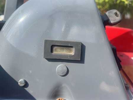 Moffett M50