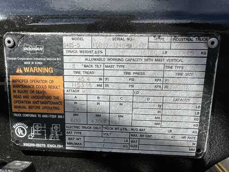 Diesel heftrucks 2013  Doosan D40S-5 (21)