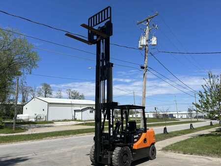Diesel heftrucks 2013  Doosan D40S-5 (5)