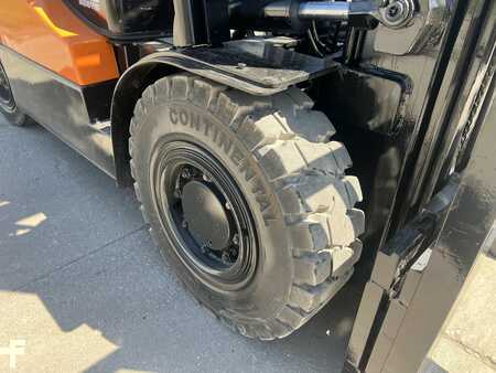 Diesel heftrucks 2013  Doosan D40S-5 (7)