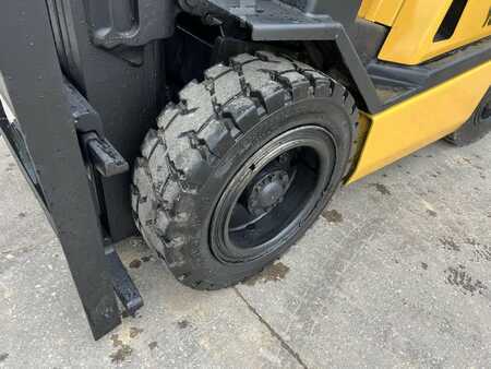 Diesel Forklifts 2005  Yale GDP060TG (5)