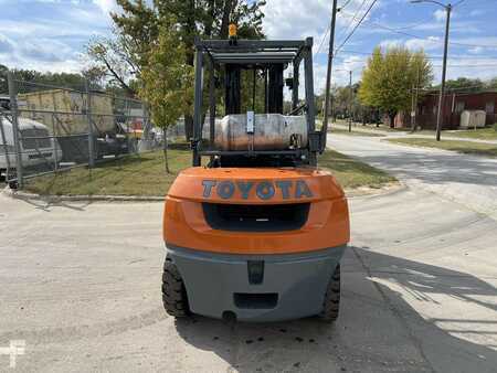 Diesel Forklifts 2010  Toyota 7FGU35 (2)