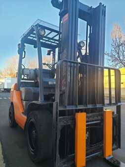 Propane Forklifts 2011  Toyota 8FGU30 (7)