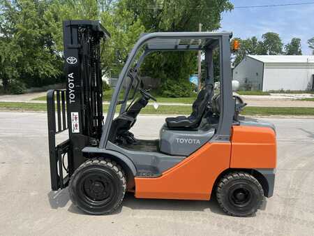 Propane Forklifts 2018  Toyota 8FGU30 (1)
