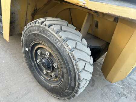 Montacargas diésel 2006  CAT Lift Trucks DP70 (8)