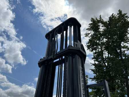 Truck Mounted Forklift 2013  Moffett M55.4P (12)