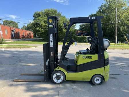 Carretilla elevadora GLP 2007  Clark C15CL (1)
