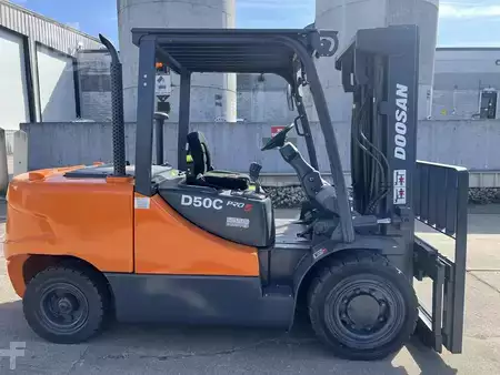 Montacargas diésel 2012  Doosan D50C-5 (3)