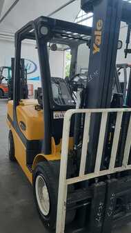 Diesel Forklifts 2012  Yale GDP35VX (5) 
