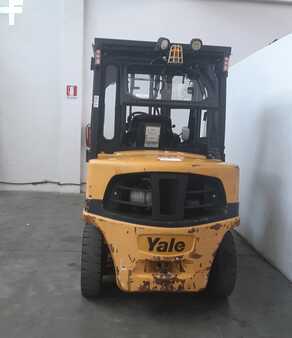 Chariot élévateur diesel 2014  Yale GDP40VX5 (3)