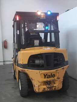 Chariot élévateur diesel 2014  Yale GDP40VX5 (4)