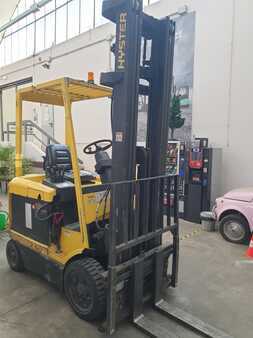 Eléctrica de 3 ruedas 1996  Hyster E2.50XM (1)