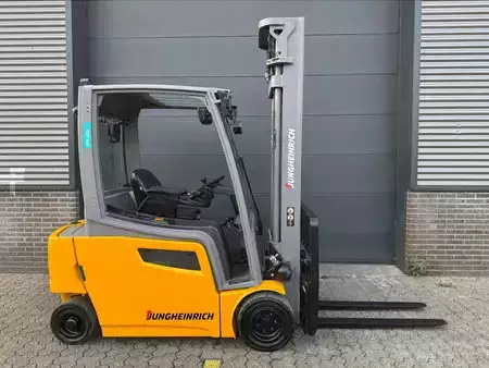4-wiel elektrische heftrucks 2019  Jungheinrich EFG320 2 ton elektrische heftruck (1)