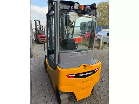 4-wiel elektrische heftrucks 2019  Jungheinrich EFG320 2 ton elektrische heftruck (3)
