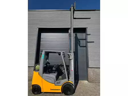 LPG heftrucks 2019  Jungheinrich TFG 320s 2 ton LPG heftruck (5)