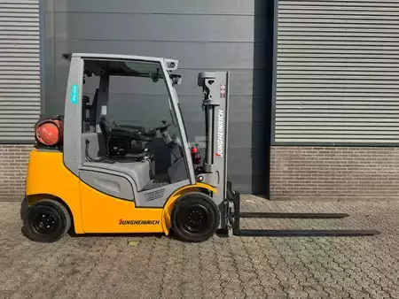 LPG heftrucks 2019  Jungheinrich TFG425s 2,5 ton LPG heftruck (1)