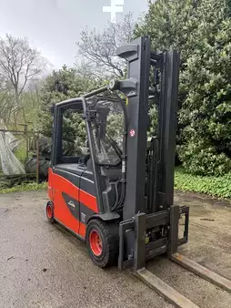Electric - 4 wheels 2014  Linde E30HL (3)