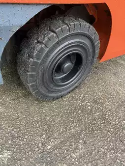 Wózki widłowe diesel 2014  Toyota 02-8FDF30 (2)