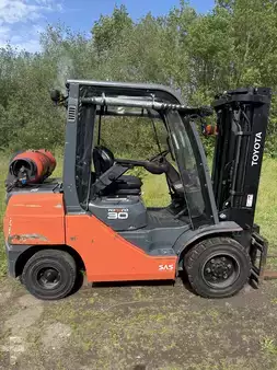 LPG heftrucks 2018  Toyota 02-8FGF30 (10)