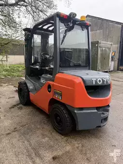 Diesel gaffeltruck 2014  Toyota 02-8FDF30 (3)