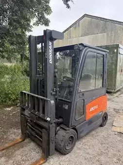 Eléctrico - 4 rodas 2015  Doosan B20X-7 (3)