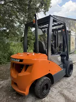 Carrelli elevatori diesel 2019  Doosan D35SC-7 (3)