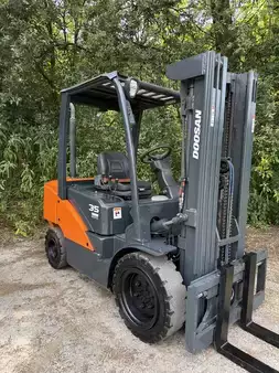 Diesel heftrucks 2019  Doosan D35SC-7 (2)