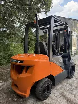 Diesel heftrucks 2019  Doosan D35SC-7 (3)