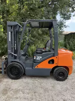 Diesel heftrucks 2019  Doosan D35SC-7 (4)