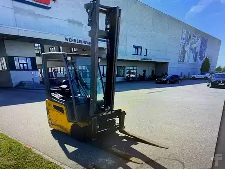 Elektro 3 Rad 2017  Jungheinrich EFG 215 (6)