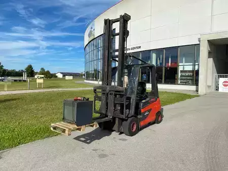 Elektro 4 Rad 2012  Linde E30-01 (2)