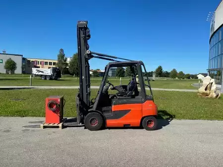 Elektro 4 Rad 2012  Linde E30 (2)