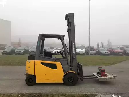 Elektro 4 Rad 2017  Jungheinrich EFGS30S (10)