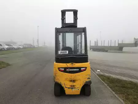 Elektro 4 Rad 2017  Jungheinrich EFGS30S (3)