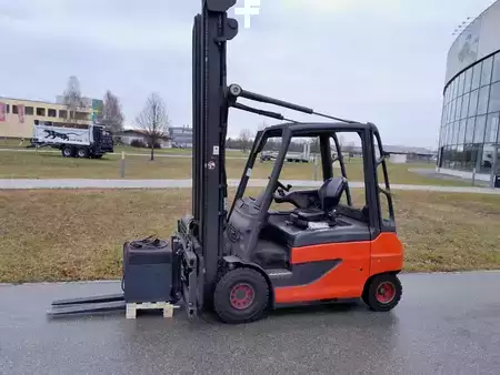 Elektro 4 Rad 2012  Linde E30-01 (2)