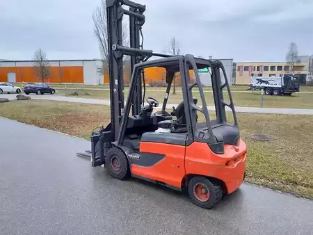 Elektro 4 Rad 2012  Linde E30-01 (3)