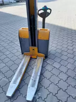 Pallestabler 2015  Jungheinrich EMC 110 (9)