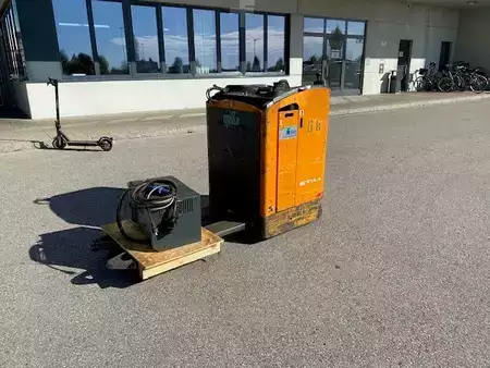 Carrelli elevatori per container 2006  Still SU 20 (1)